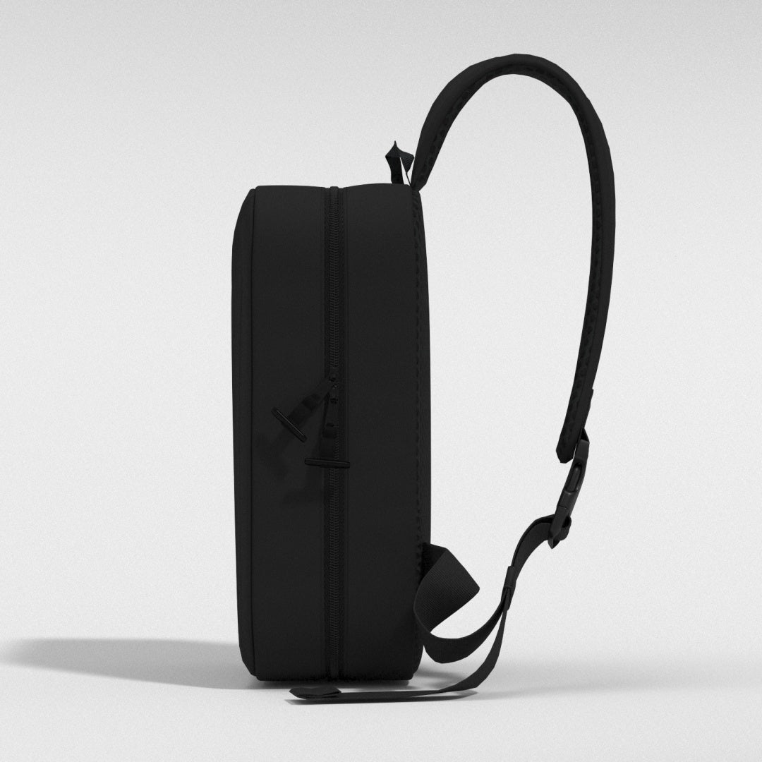 Classic Cross Body Bag 11L Absolute Black