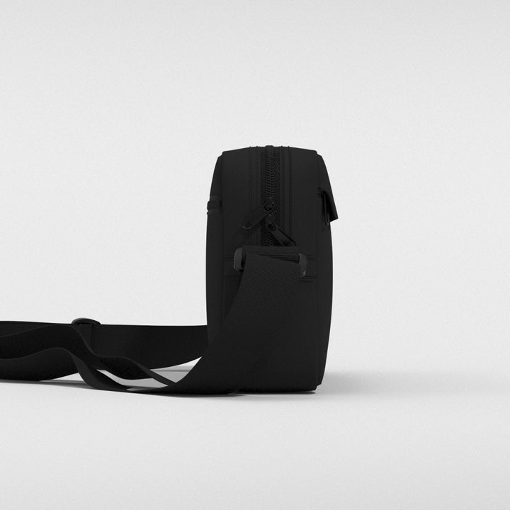 Flipside Shoulder Bag - 3L Absolute Black | CABINZERO