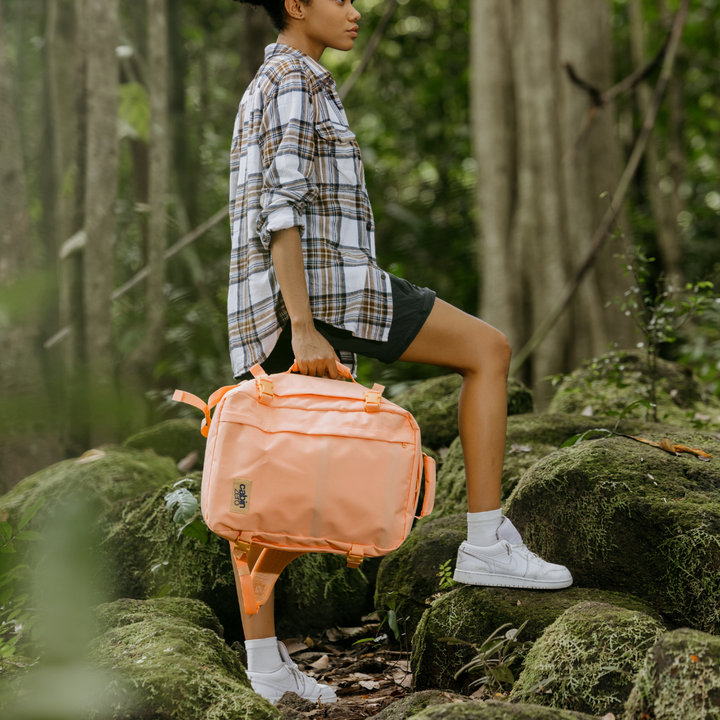 バッグ INV1811STP Stealth 36L Cabin Classic Backpack & Rucksack - 36L Absolute Black | CABINZERO